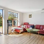 3 Bedroom Awesome In Holiday home