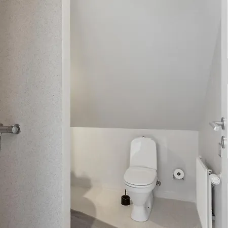 3 Bedroom Awesome In * Nørre Nebel