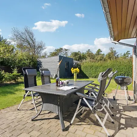 3 Bedroom Awesome In * Nørre Nebel