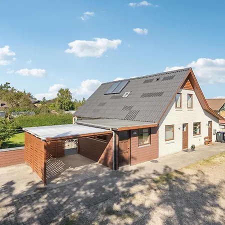 3 Bedroom Awesome In Prázdninový dům Nørre Nebel