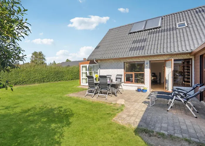 3 Bedroom Awesome In * Norre Nebel